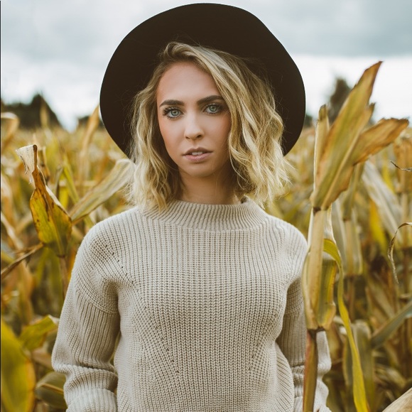 Meet your Posher, Kaylee - Picture 6 of 8